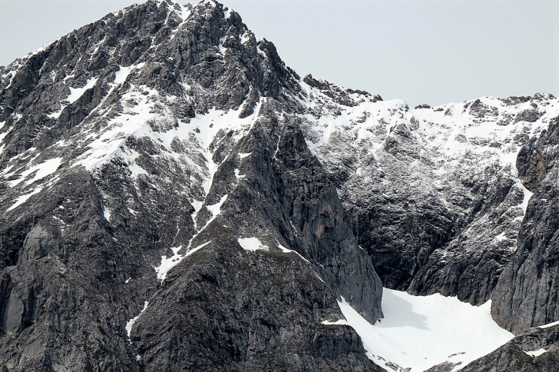 Zäunen am Kälberriegl in Obermieming