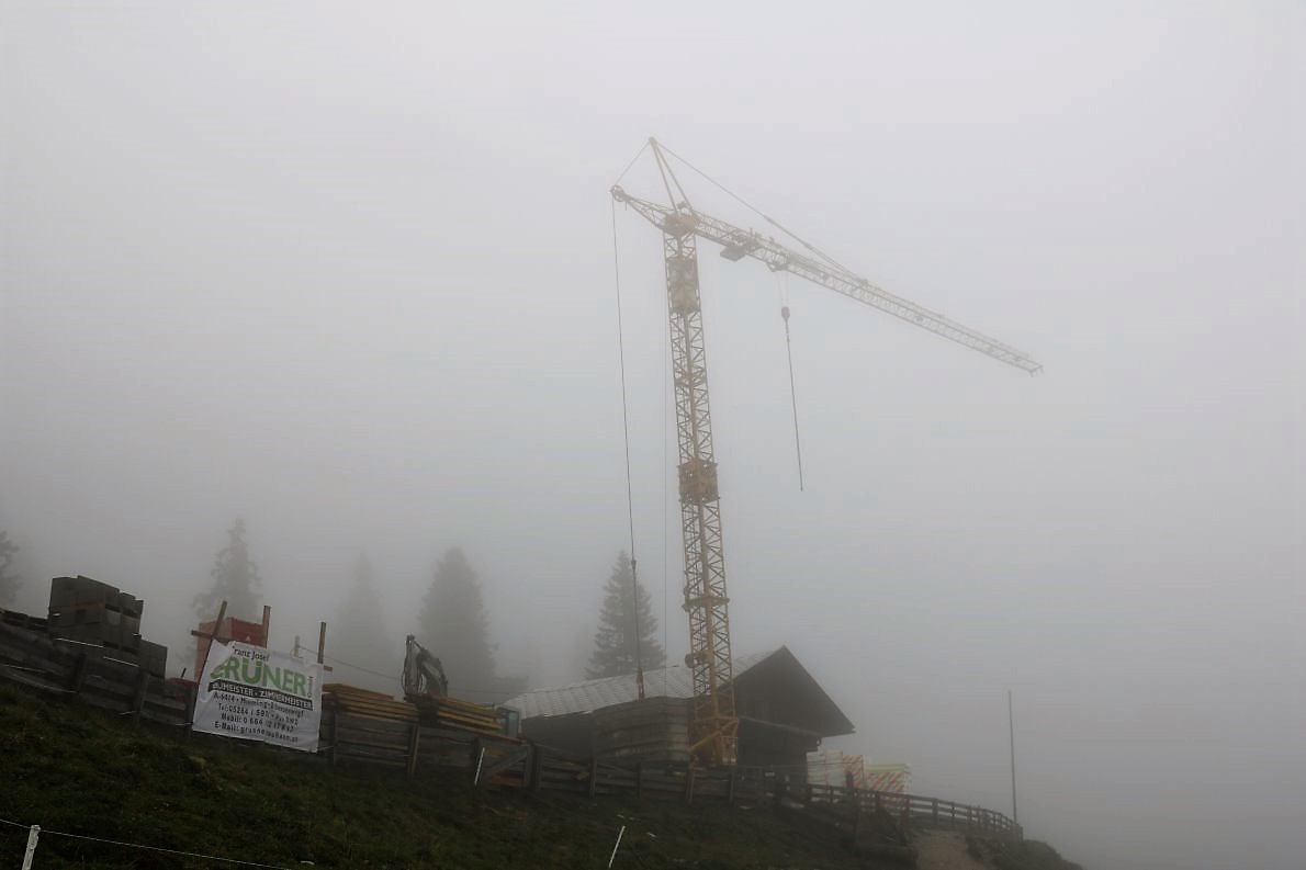 Baustelle in Wolken – „Kranhöhe über 1800 Meter“. Foto: Knut Kuckel